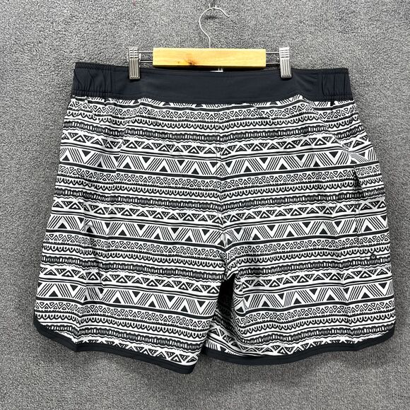 TYR Swimwear Men's XL Gray Native Stripes Built In Boxer Swim Shorts NWT - Picture 2 of 16